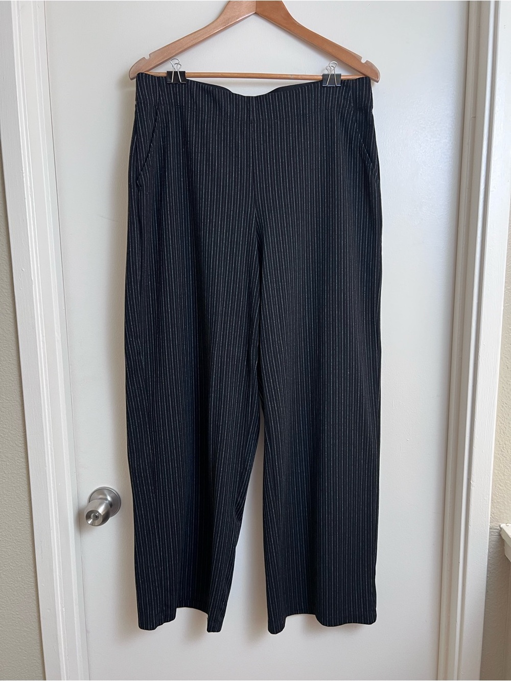 Max Studio London Black Pinstripe Wide Leg Pants XL Pull On Stretch Trousers